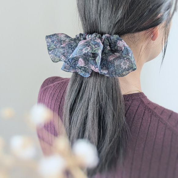 大人のためのシュシュ見えバレッタ　いちご泥棒♡オーガンジー　ウィリアムモリス　　秋　冬　 2枚目の画像