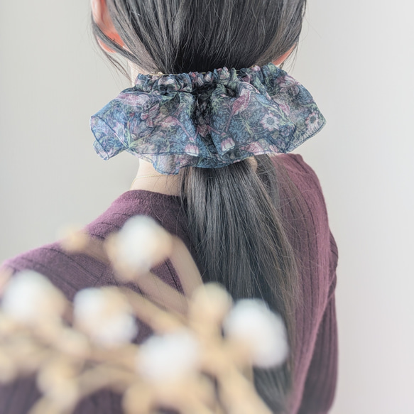 大人のためのシュシュ見えバレッタ　いちご泥棒♡オーガンジー　ウィリアムモリス　　秋　冬　 4枚目の画像