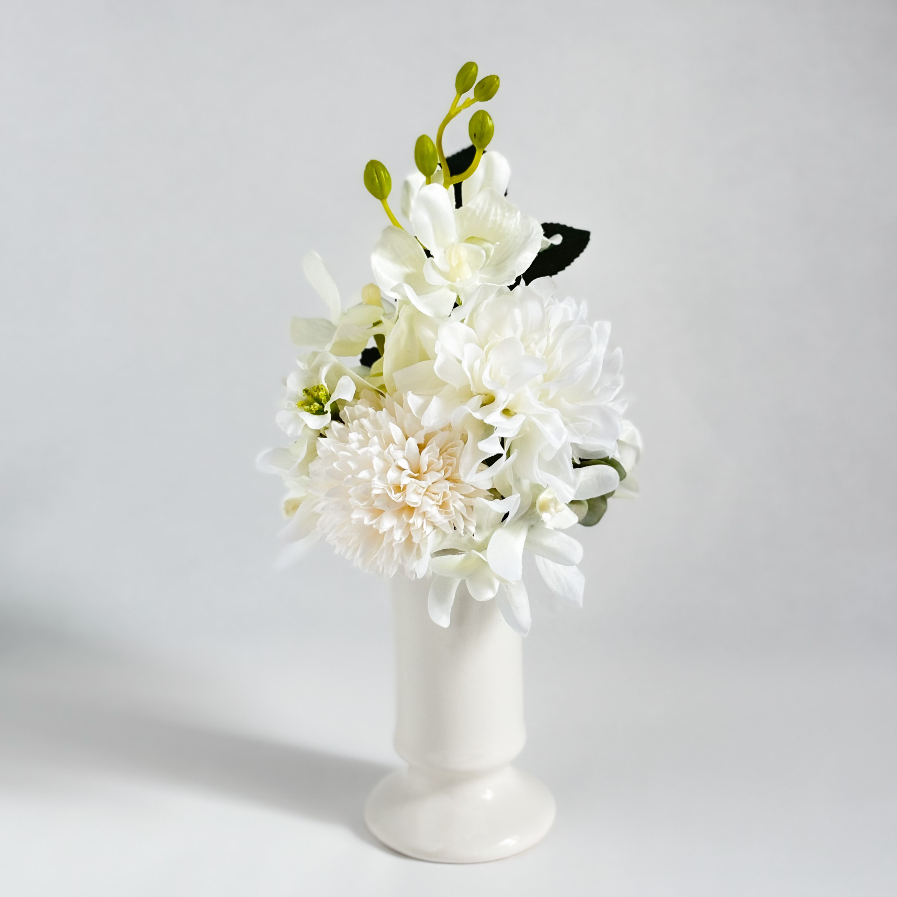 ❁　お供え花　ダリア　マム（菊）　蘭　❁　仏花　アレンジメント　オフホワイト　白　最高級造花　アーティフィシャルフラワー