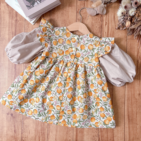 baby✭パフスリーブワンピース✭リスとあんず 2枚目の画像