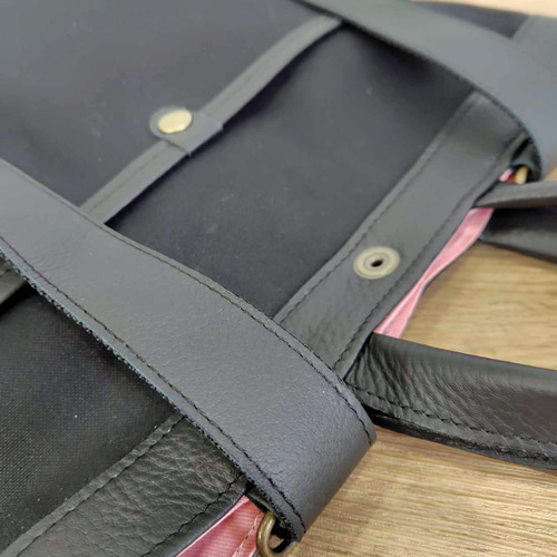 ミナペルホネン/2025tambourineタンバリンネイビー×白/牛革A4トー ミナペルホネン/2025tambourineタンバリンネイビー×白/牛革A4