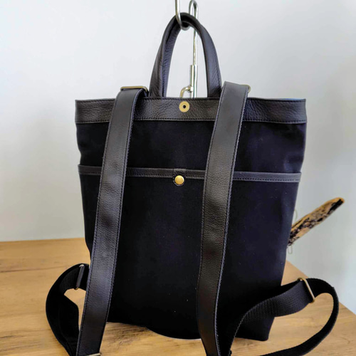 ミナペルホネン/2025tambourineタンバリンネイビー×白/牛革A4トー ミナペルホネン/2025tambourineタンバリンネイビー×白/牛革A4