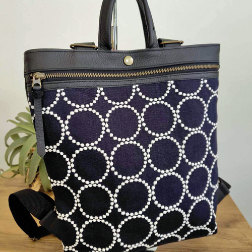 ミナペルホネン/2025tambourineタンバリンネイビー×白/牛革A4トー ミナペルホネン/2025tambourineタンバリンネイビー×白/牛革A4