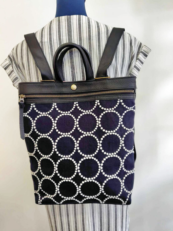 ミナペルホネン/2025tambourineタンバリンネイビー×白/牛革A4トー ミナペルホネン/2025tambourineタンバリンネイビー×白/牛革A4