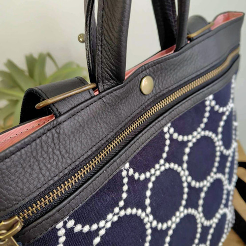 ミナペルホネン/2025tambourineタンバリンネイビー×白/牛革A4トー ミナペルホネン/2025tambourineタンバリンネイビー×白/牛革A4