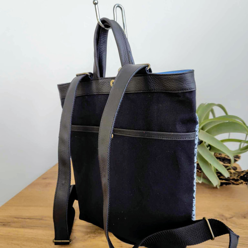 ミナペルホネン/2025tambourineタンバリンネイビー×白/牛革A4トー ミナペルホネン/2025tambourineタンバリンネイビー×白/牛革A4トート