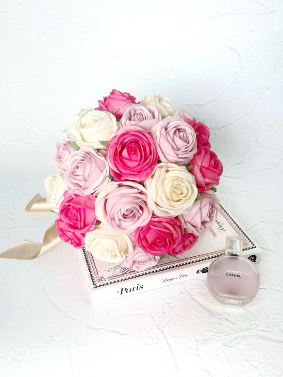 ホワイトローズのラウンドブーケ 【公式通販】