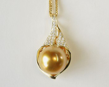 【ルミナ】12-13mm天然南洋ゴールデンパールペンダント 18Kゴールドダイヤモンドネックレス ゴールデンセイルシリーズ エレ