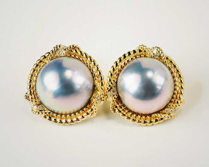 【ルミナ】13～14mm 天然日本製オーロラシルバーブルーマベパールスタッドピアス 18Kゴールド ダイヤモンド付き ヘビーデュ