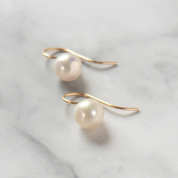 テリに深みのある貝パール・ピアス～14KGF(イヤリング加工可) 6枚目の画像