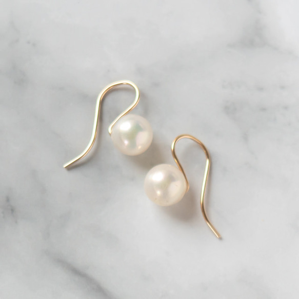 テリに深みのある貝パール・ピアス～14KGF(イヤリング加工可) 3枚目の画像