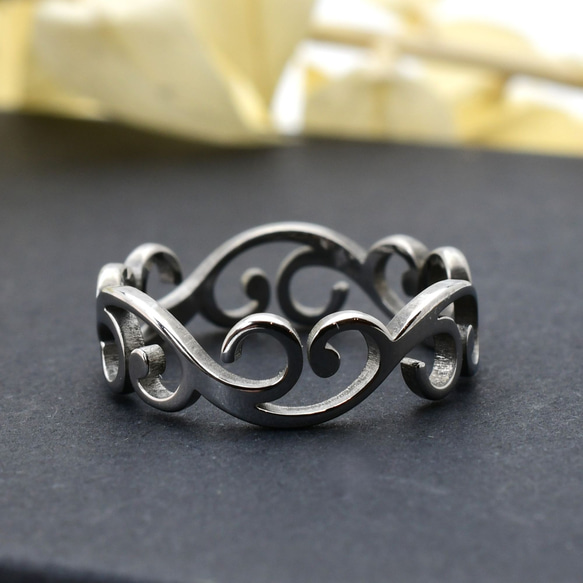 サージカルステンレス製＊アラベスク風カットアウトリング（3色展開）金属アレルギー対応 1枚目の画像