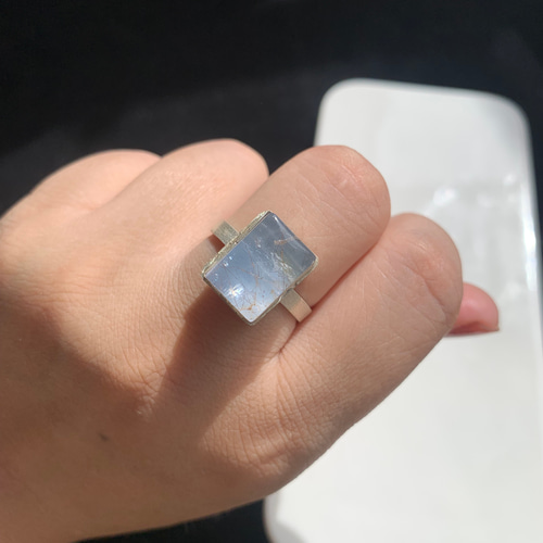 ペリドットインブルーカルサイト×ルチルクォーツ ダブレット ストーン リング59 ペリドットインブルーカルサイト×ルチルクォーツ ダブレット ストーン