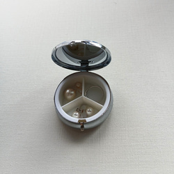 大きめ・こぎん刺しのピルケース（アクセサリーケース）（サークルL・藍色） 3枚目の画像