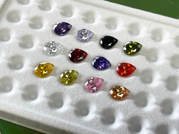 MIX013 ミックス 雫型 A級キュービックジルコニア 6x8mm 穴有り12色入り(各一色ずつ) 1枚目の画像