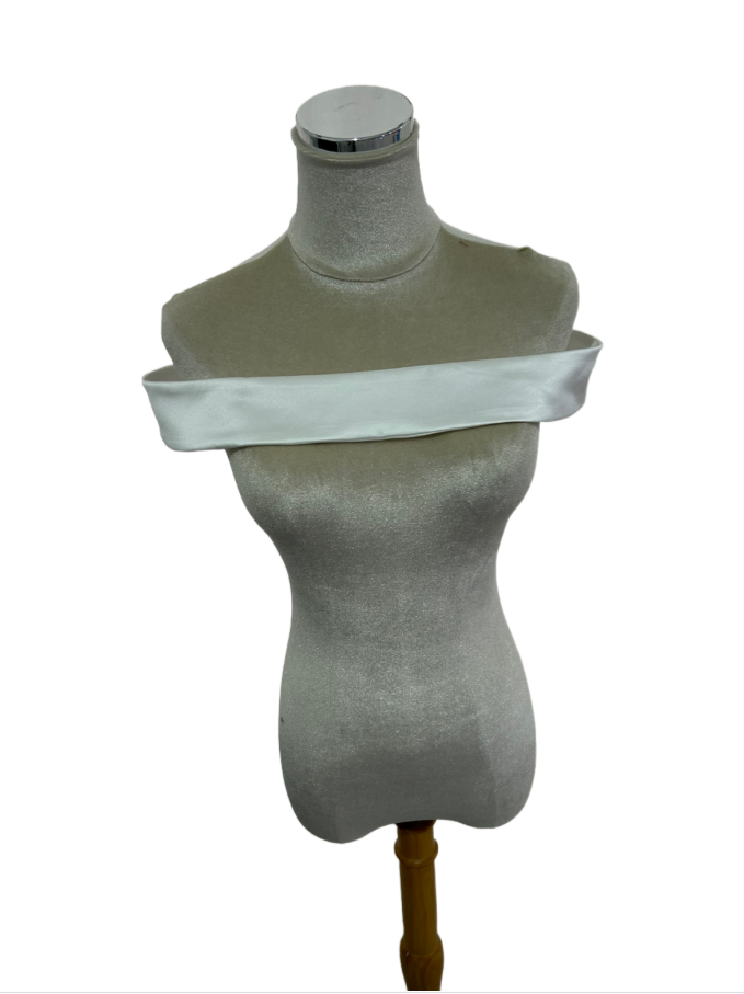 取り外しオフショルダー くるみボタン 光沢サテン オフホワイト 色直し エレガント クラシカル