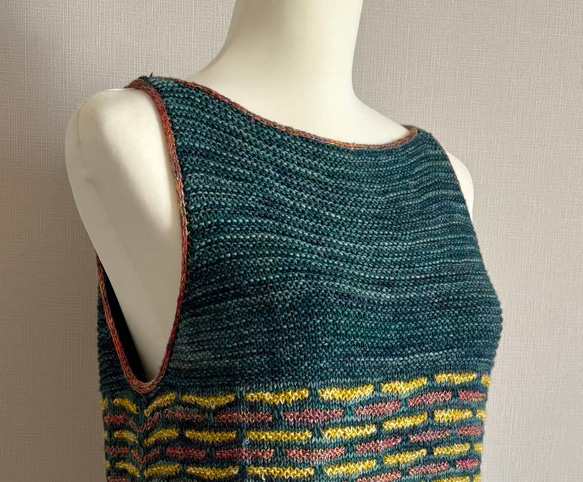 手編み ノースリーブセーター ウール&アルパカ毛糸使用(グリーン) 3枚目の画像