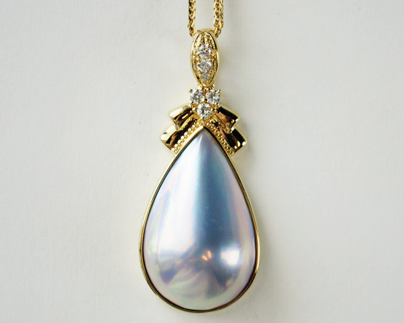 【ルミナ】12×20mm 希少な日本製オーロラシルバーブルーティアドロップマベパールペンダント、18Kゴールドダイヤモンドネック