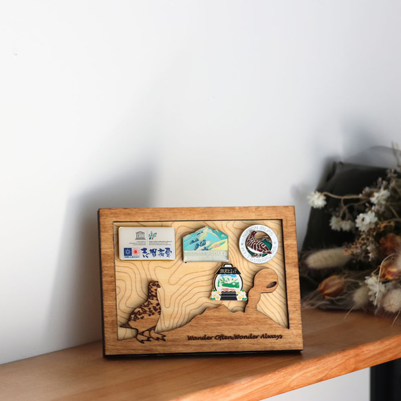 山バッジボード雷鳥 木製 4〜5個用 登山バッジ ディスプレイ ネオジム