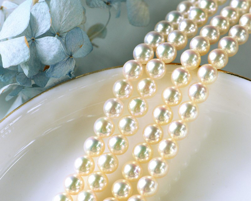 【ルミナ】5.5-6mm 日本製 大阪産天然アコヤ海水真珠ネックレス 18Kゴールドバックル付き クイーンシリーズ エレガントで