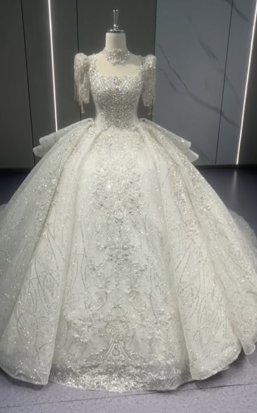 高級感溢れる　ラッフルスカート　ラメ入りシルバー　チュール　編み上げ　プリンセスラインお姫様　ウェディングドレス前撮り 47,214円