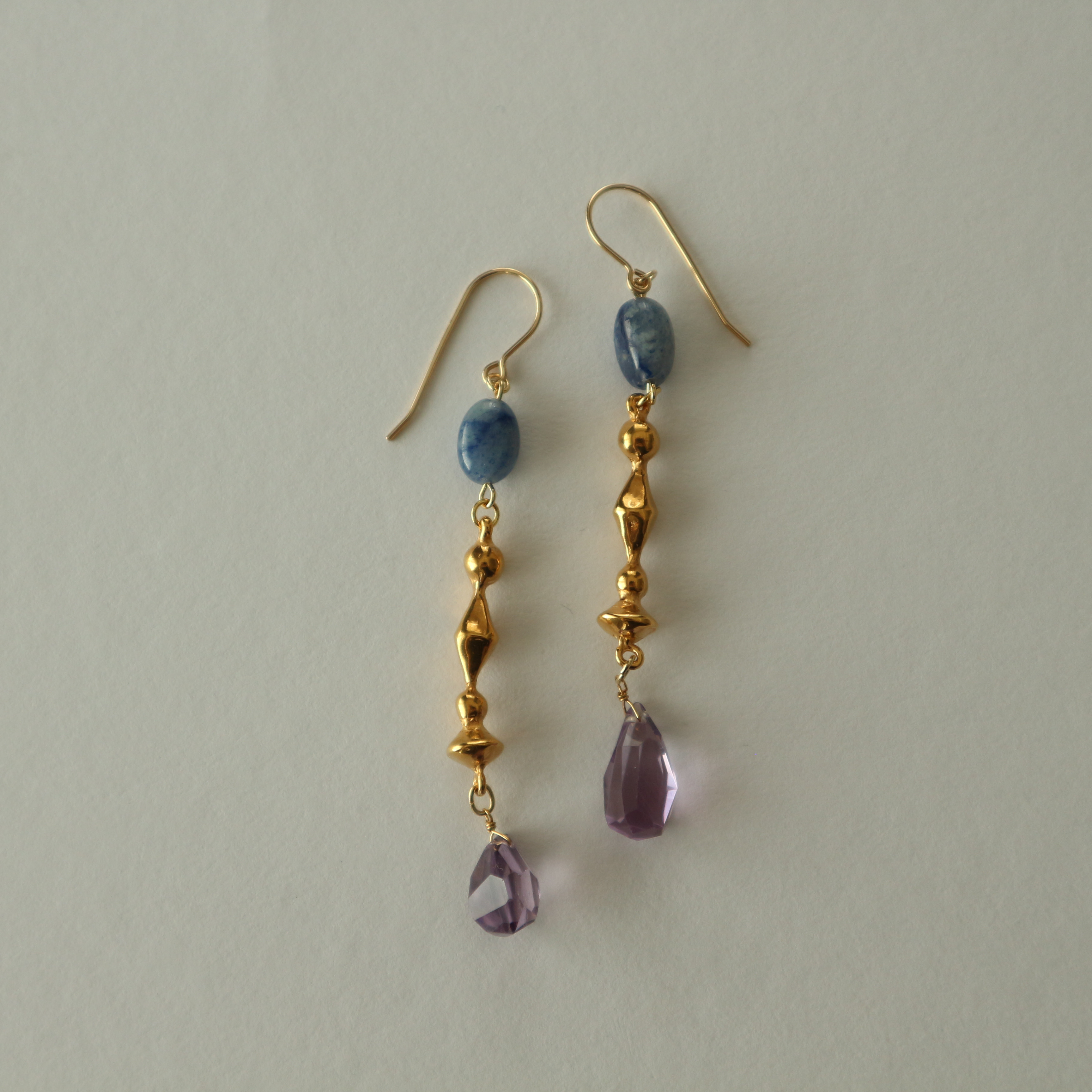 すみれ色の宝石揺れる午後＜ピアス（イヤリング）＞