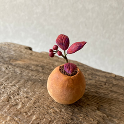 9803.bud 粘土の鉢植え 紅葉 2枚目の画像