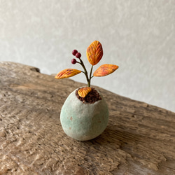 9805.bud 粘土の鉢植え 紅葉 2枚目の画像