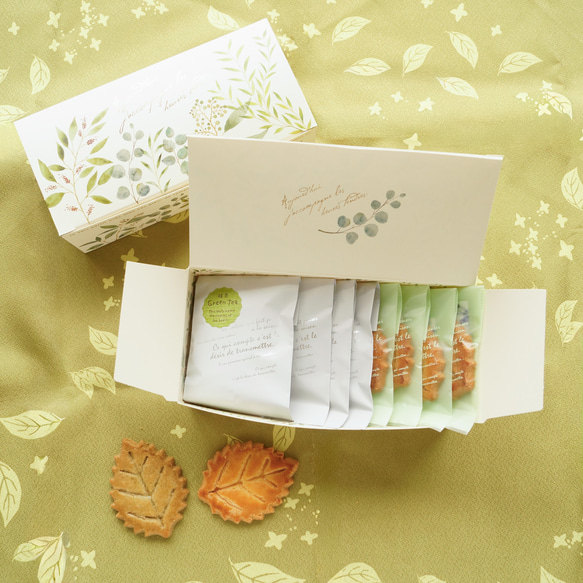 「抹茶サブレ＆葉っぱサブレ（S）」期間限定デザインボックスお祝い、お礼に。当店１番人気のサブレです。 1枚目の画像