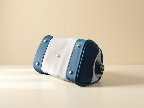 「帆布×革の組み合わせ」大人気！フラットタイプのがま口バッグ 手作りのショルダーバッグ　2WAY 中型鞄 7枚目の画像