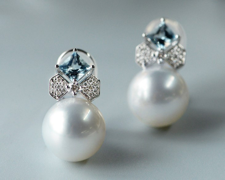 【ルミナ】11-12mm ヴィーナスオーストラリア産ホワイトパール、日本製ウーロンパール、天然南洋真珠スタッドピアス、18Kゴー