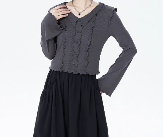 グレー長袖ニットvネックトップス