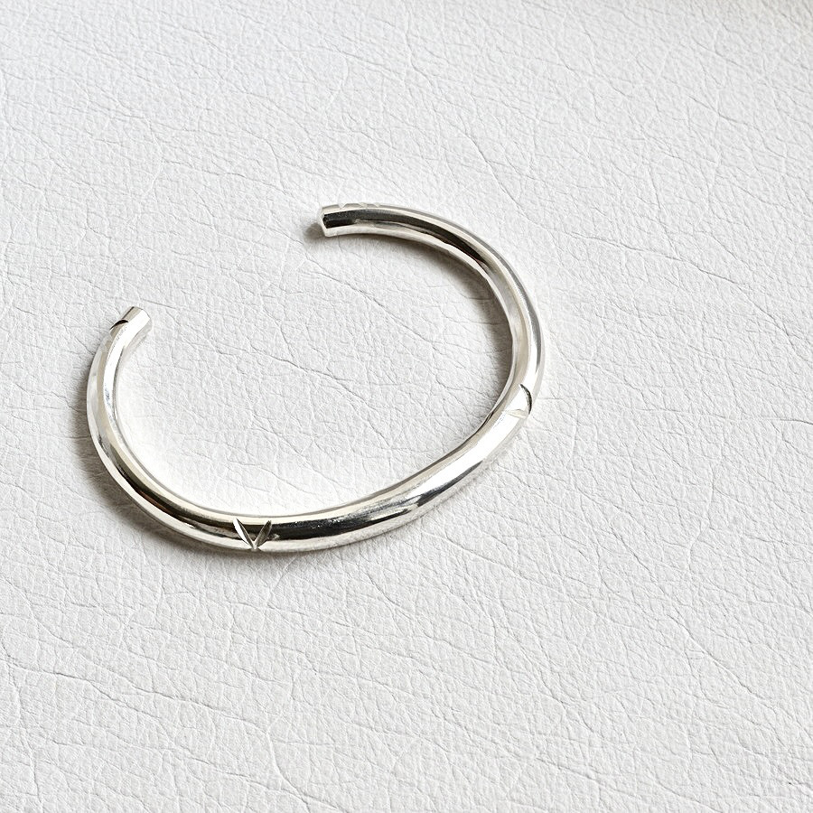 SV950ーオール鍛造ラウンドテーパーファイリングバングル／STARTWIST／スターツイスト