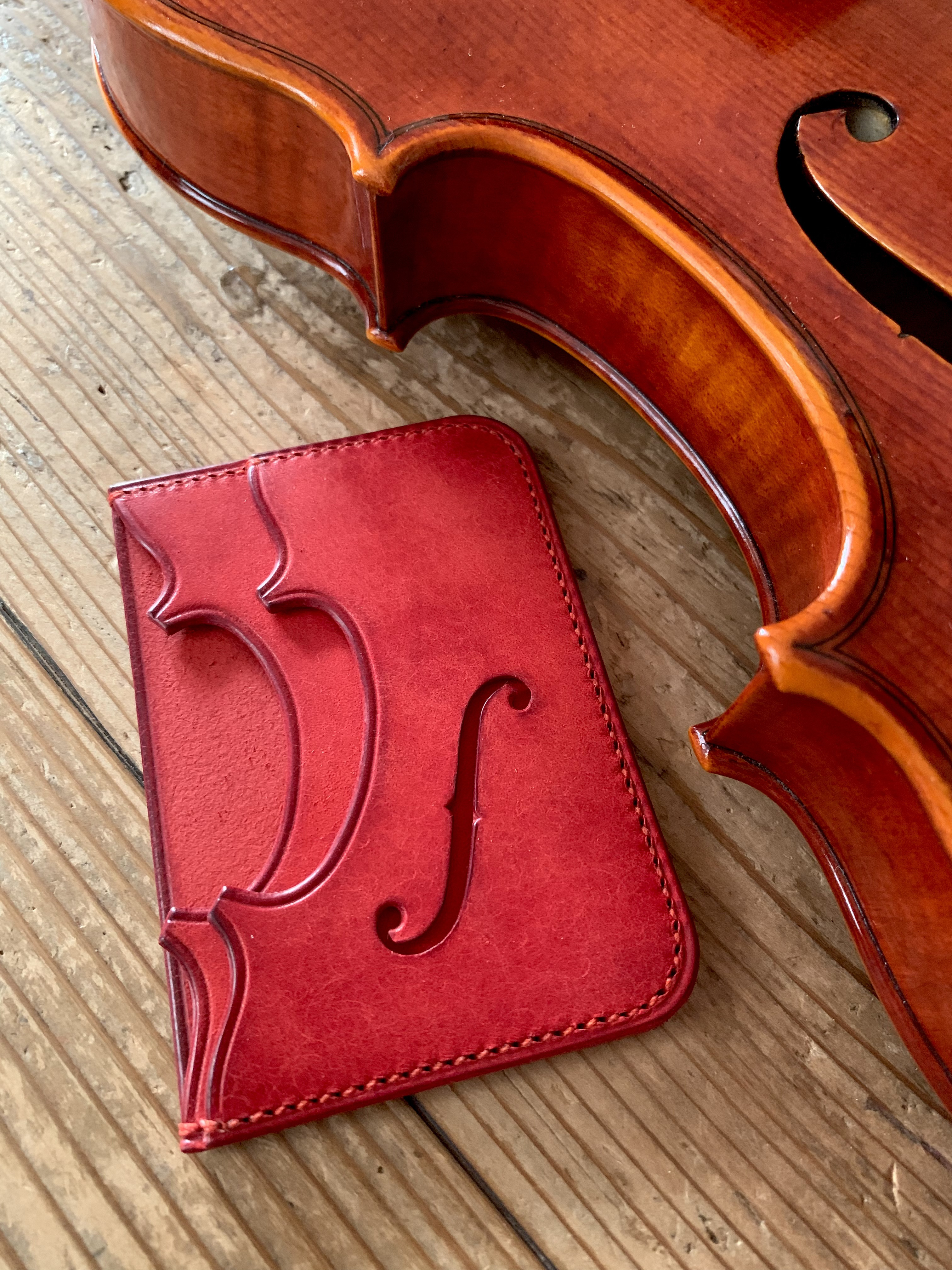 手縫いで創った革のパスケース 『Sirius - Topolino 591』