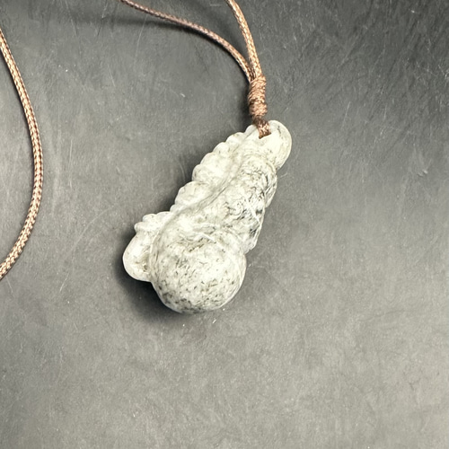 2025.9.24宝珠龍爪御守 糸魚川グレー翡翠 ネックレス・ペンダント ケン