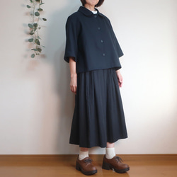 大人のモノトーン 冬のフォーマルにも ステンカラージャケット（コットンツイード／黒色） 3枚目の画像