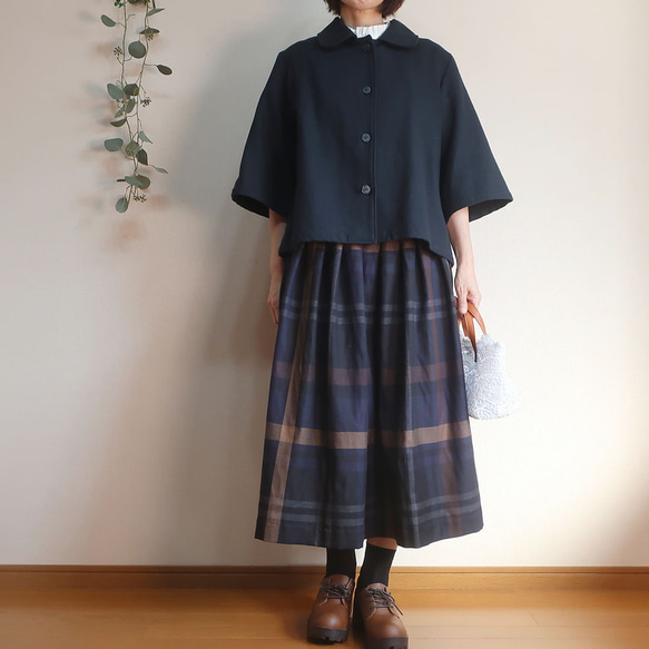 大人のモノトーン 冬のフォーマルにも ステンカラージャケット（コットンツイード／黒色） 8枚目の画像