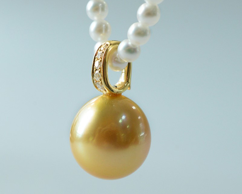 【Lumina】12～13mm天然南洋ゴールデンオーバルパールペンダント、18Kゴールド、ダイヤモンドネックレス。エレガントで洗