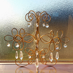 クリスマスを彩る ✨ ワイヤーの置き型シャンデリア＊一年中楽しめるインテリア　　ワイヤークラフト 2枚目の画像