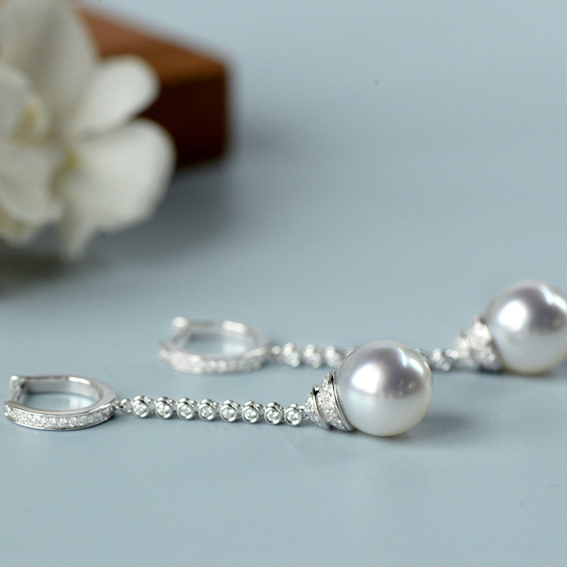 【ルミナ】9-10mm 天然南洋オーストラリア産ホワイトティアドロップパールイヤリング、18Kホワイトゴールド、ダイヤモンド付き