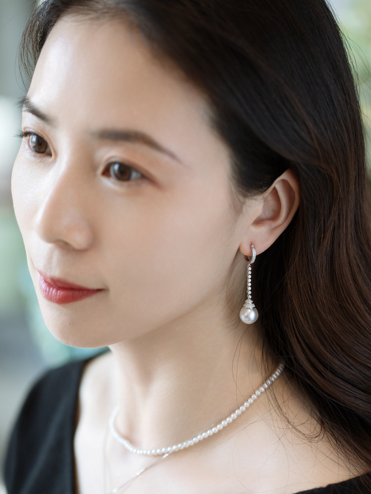 【ルミナ】9-10mm 天然南洋オーストラリア産ホワイトティアドロップパールイヤリング、18Kホワイトゴールド、ダイヤモンド付き