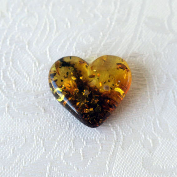 アンバー（琥珀）ハート型 カラーチェンジ テラコッタ 19mm ルース