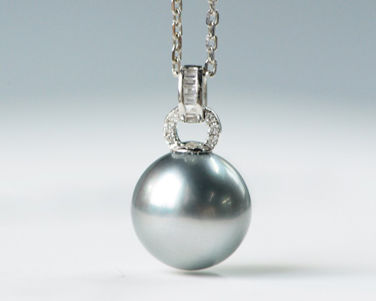 【ルミナ】10～13mm天然タヒチプラチナグレー/ブラックパールペンダント、PT900プラチナダイヤモンドネックレス。クラシック