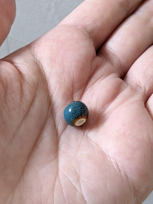 陶器 ビーズ アソート 10個 通し穴 パーツ アクセサリー 6枚目の画像