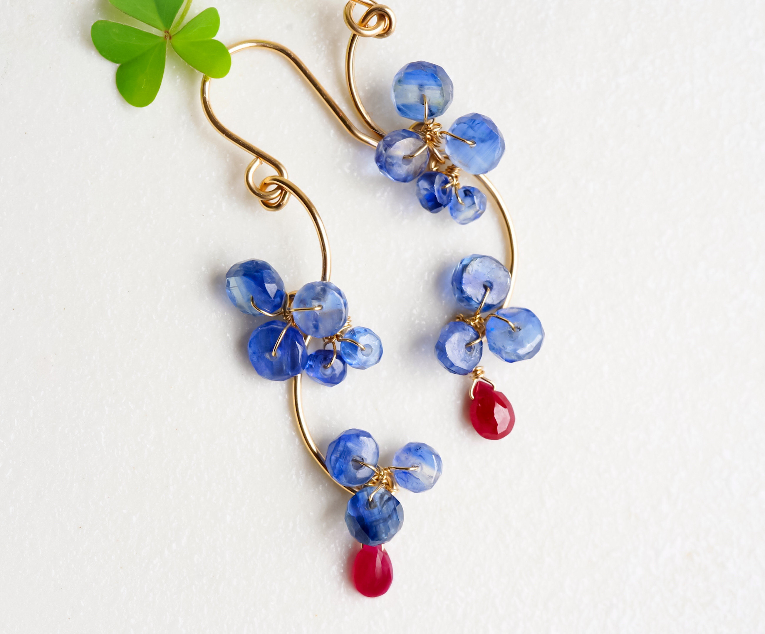 露草色のロングピアス　カイヤナイト&ルビー 14kgf