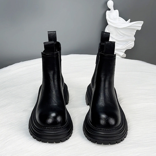 本革ヨーロッパステーションマーチンブーツ女性2025新型春秋の