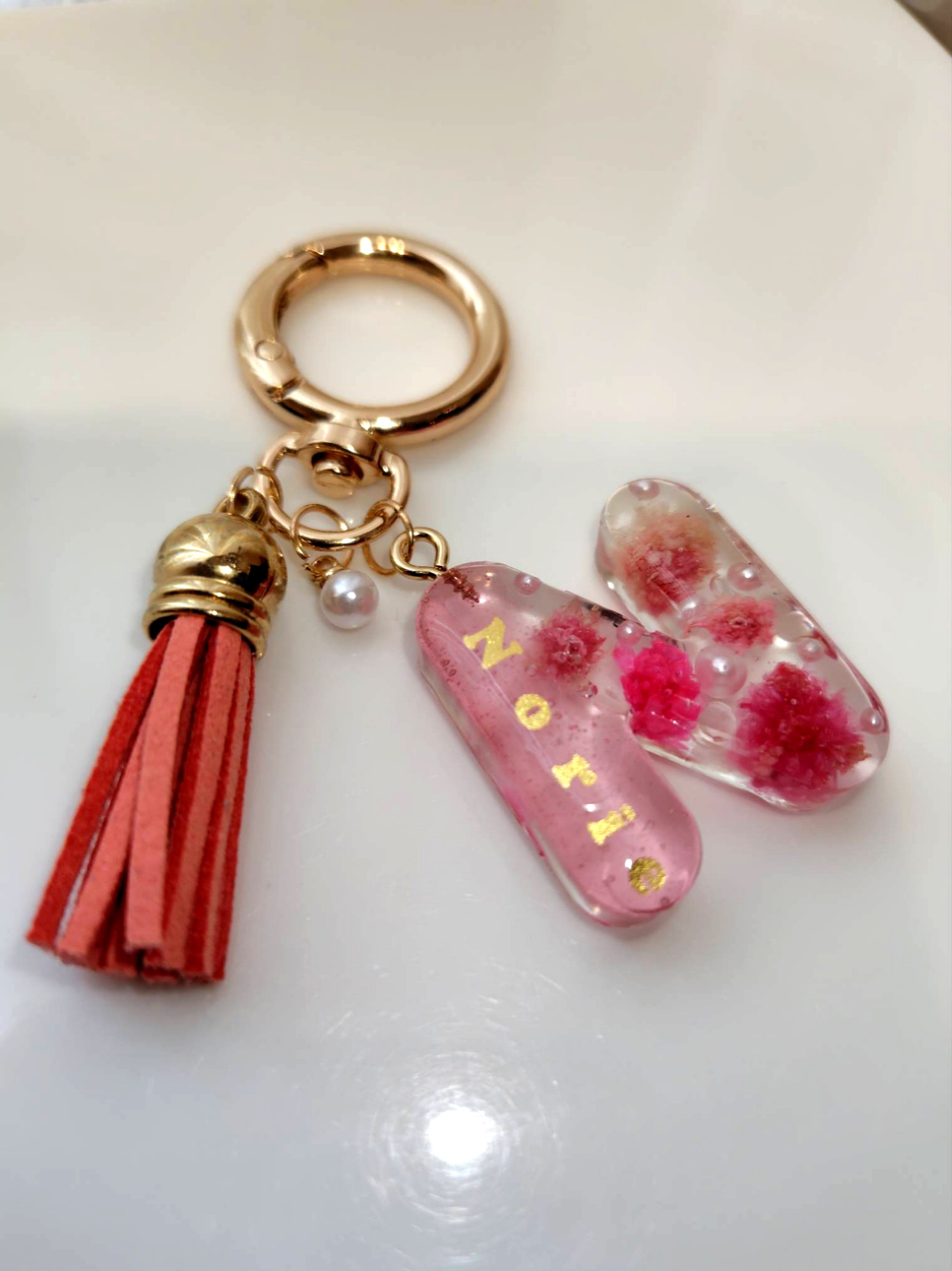 名入れ・送料無料!!】レジンイニシャルキーホルダー《ピンク系ドライ