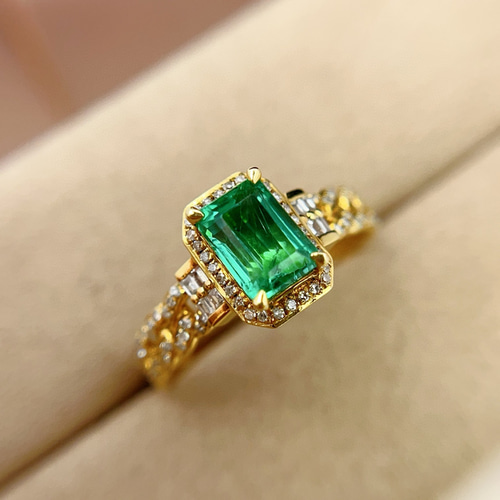 豪華」K18 天然エメラルド 春 並び無い 高貴 5月誕生石 夫婦愛 安定