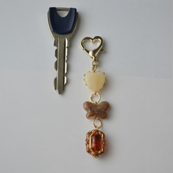 レトロかわいいストラップ　ハート×べっ甲×ちょうちょ　鍵やスマホのワンポイント。バッグの中で目印に！ 3枚目の画像