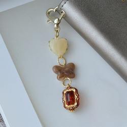 レトロかわいいストラップ　ハート×べっ甲×ちょうちょ　鍵やスマホのワンポイント。バッグの中で目印に！ 1枚目の画像